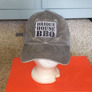Brique house barbecue hat